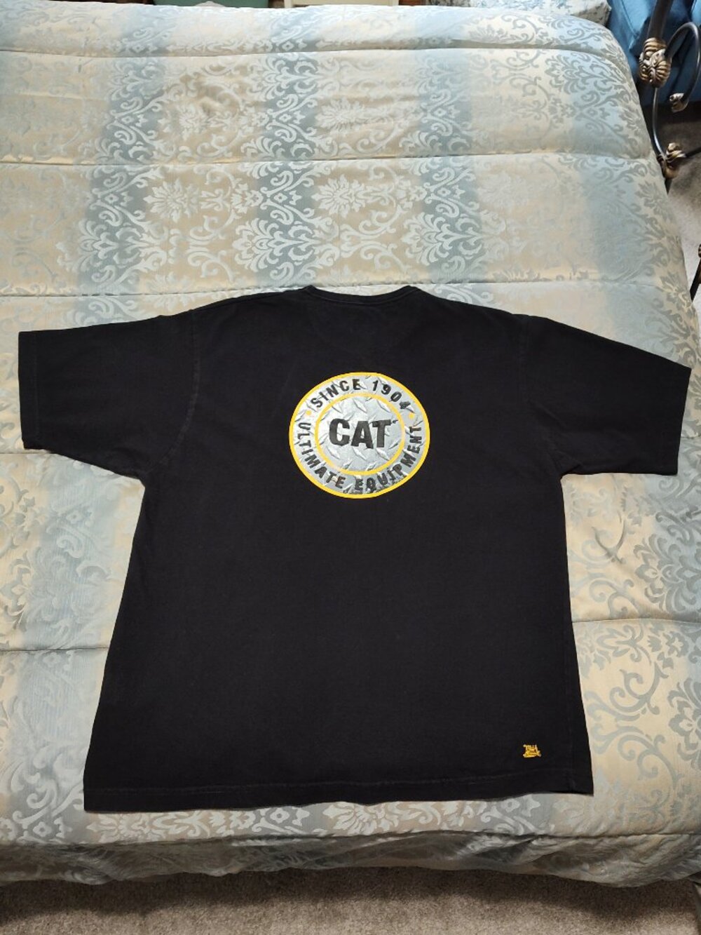 Caterpillar CAT black & yellow men's t-shirt, Excellent used condition, size L